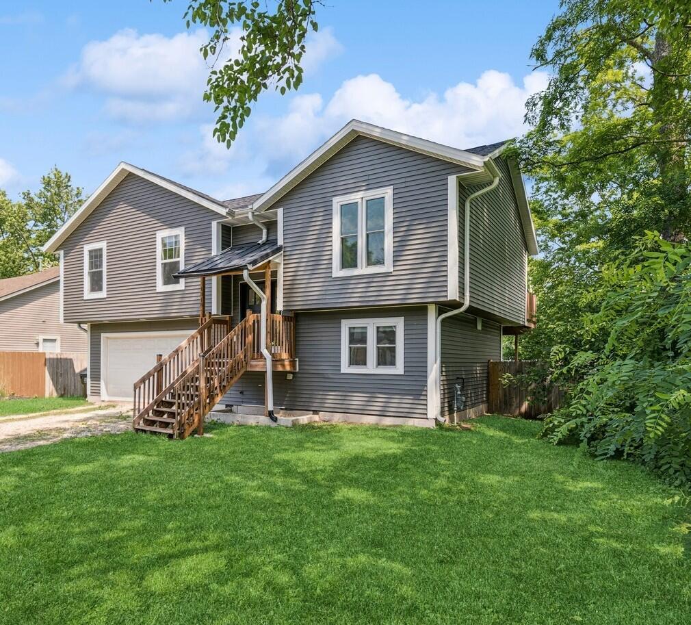 W1018 Larkspur Rd, Bloomfield, WI 53128