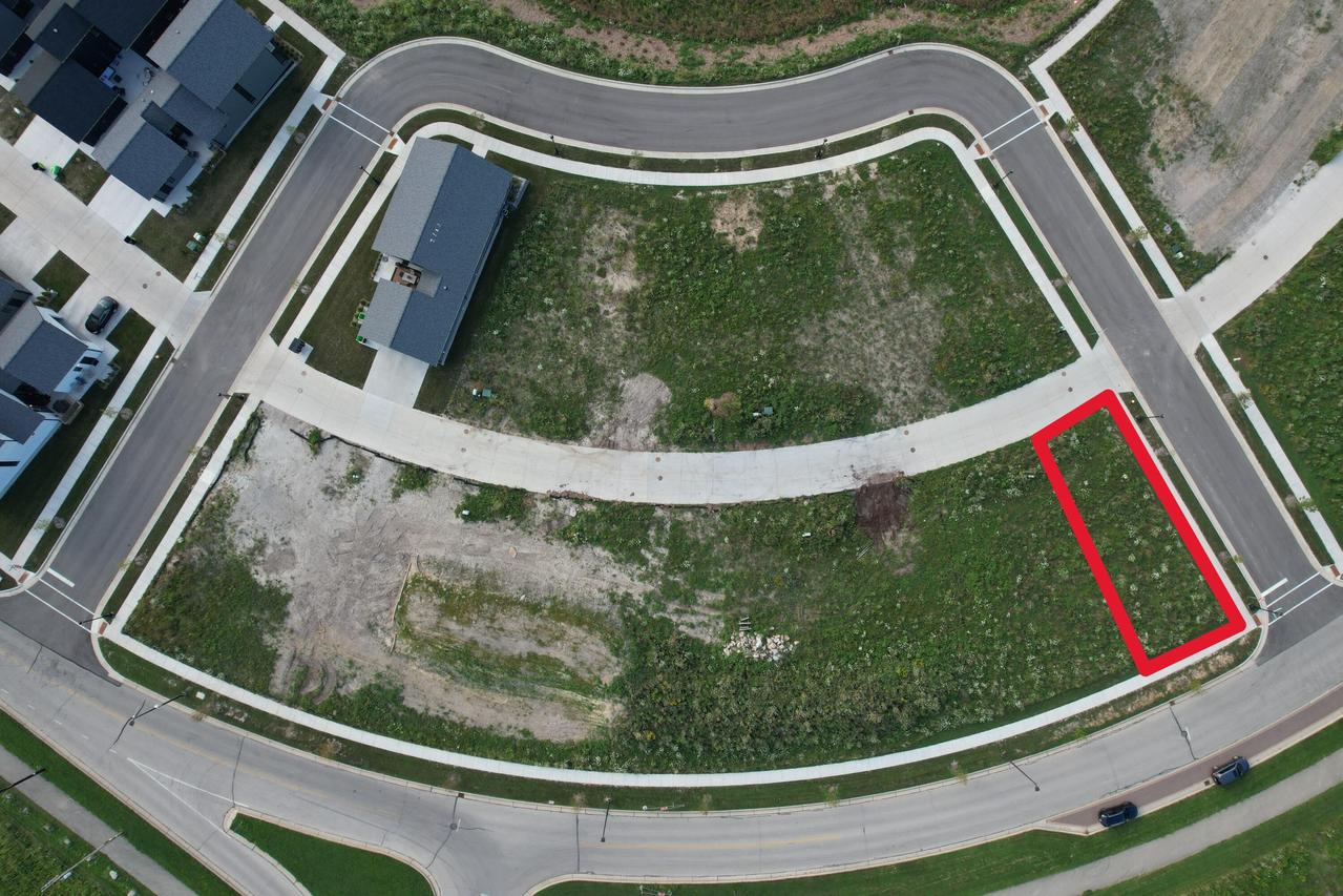 9449 E Lake Vista #4001, Oak Creek, WI 53154