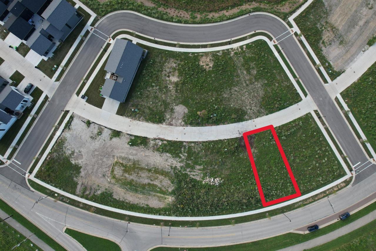9463 E Lake Vista #4003, Oak Creek, WI 53154