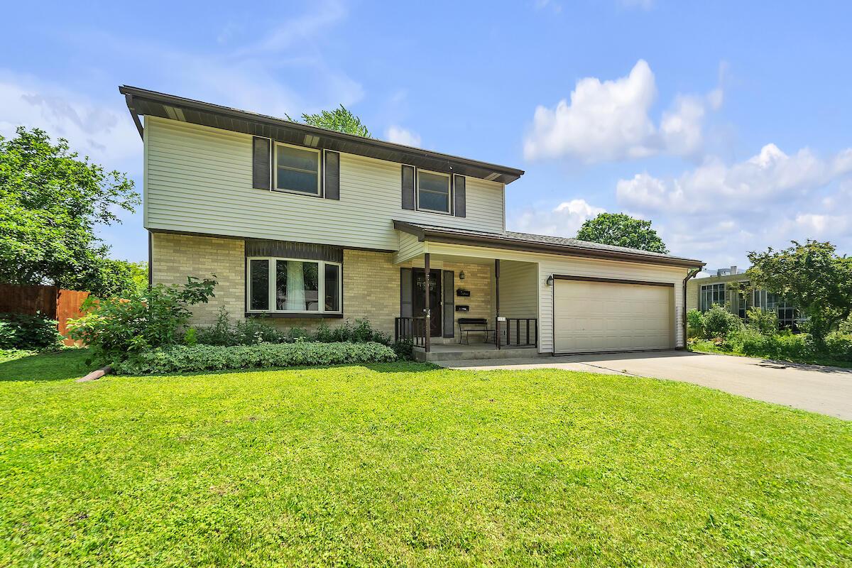 2131 Empire Dr, Waukesha, WI 53186