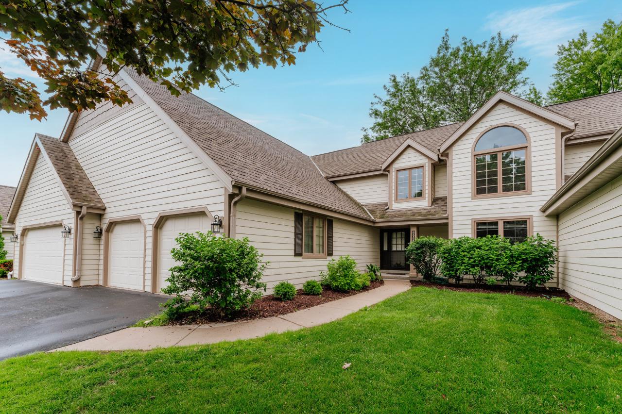 18625 St Andrew Ln #C, Brookfield, WI 53045