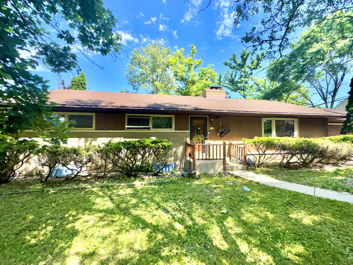 57 Collie St, Williams Bay, WI 53191