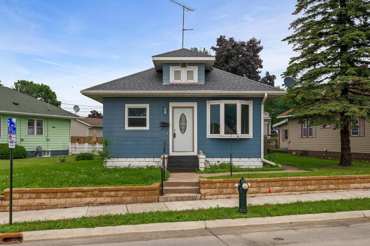 2605 South Ave, La Crosse, WI 54601