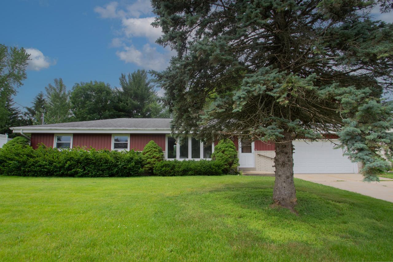 1218 Allermann Dr, Watertown, WI 53094