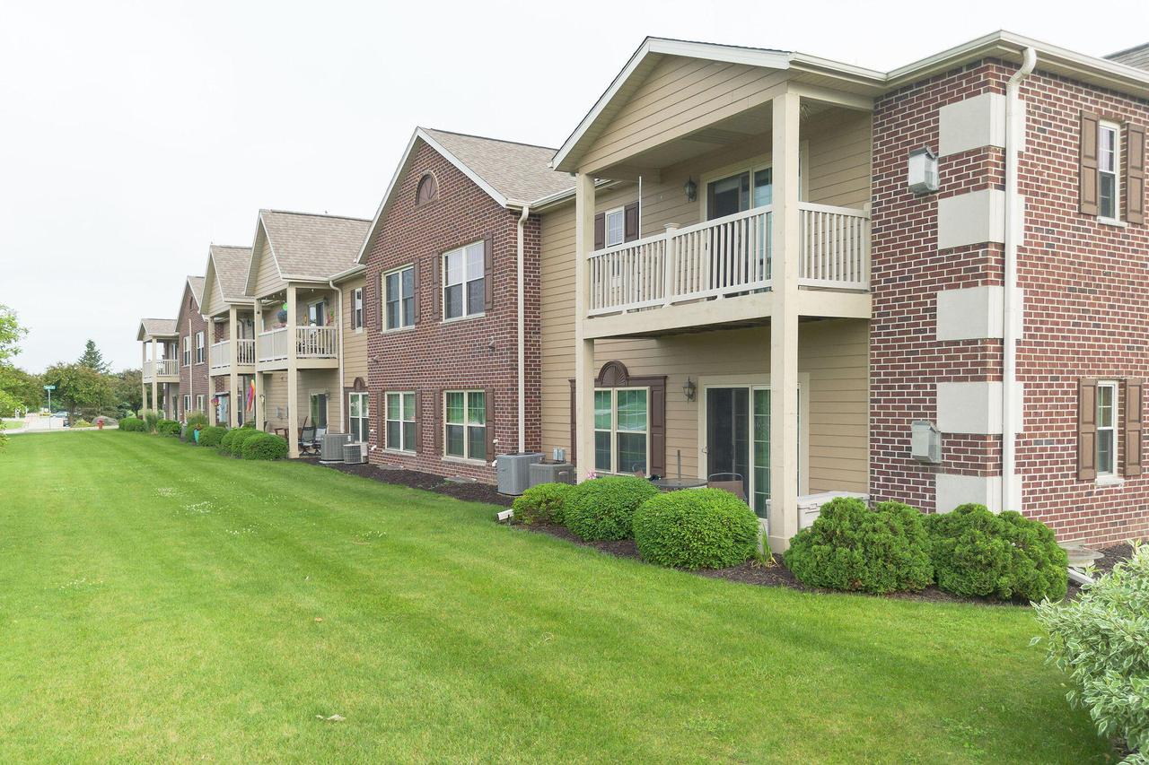 W162S7013 Olive Cir, Muskego, WI 53150