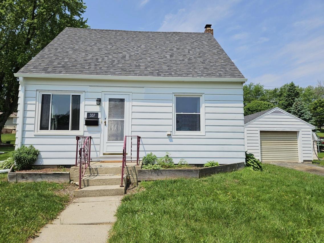337 Grand Blvd., Mayville, WI 53050