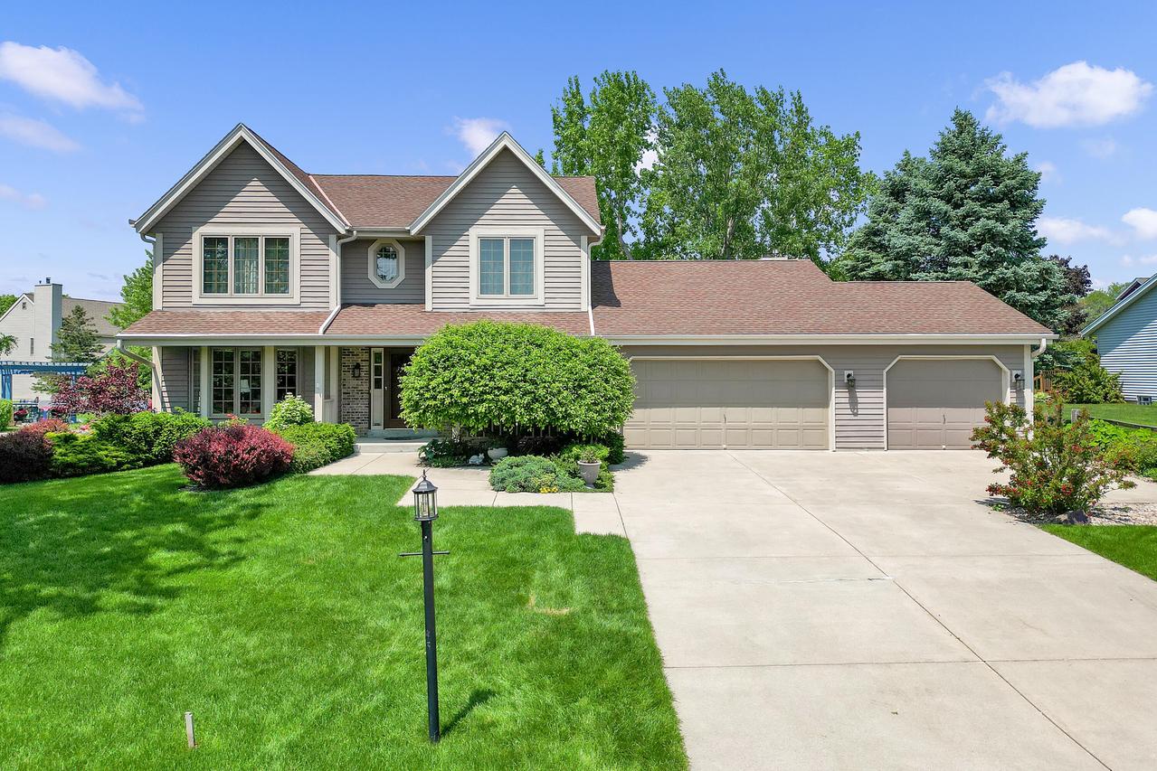 12520 W North Ln, New Berlin, WI 53151