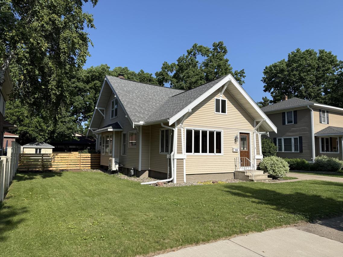 140 20th St, La Crosse, WI 54601