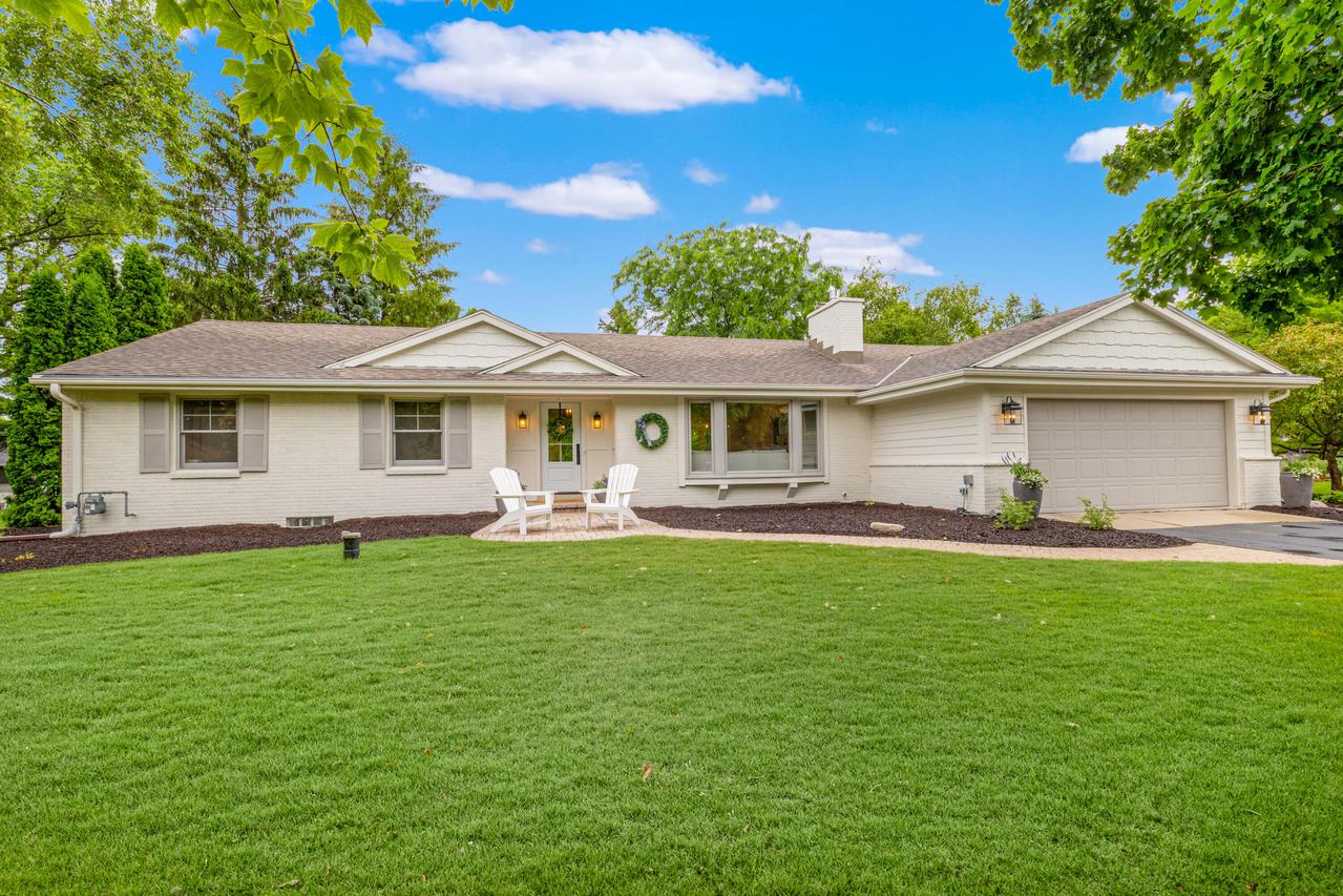 13425 Tosca Ct, Elm Grove, WI 53122