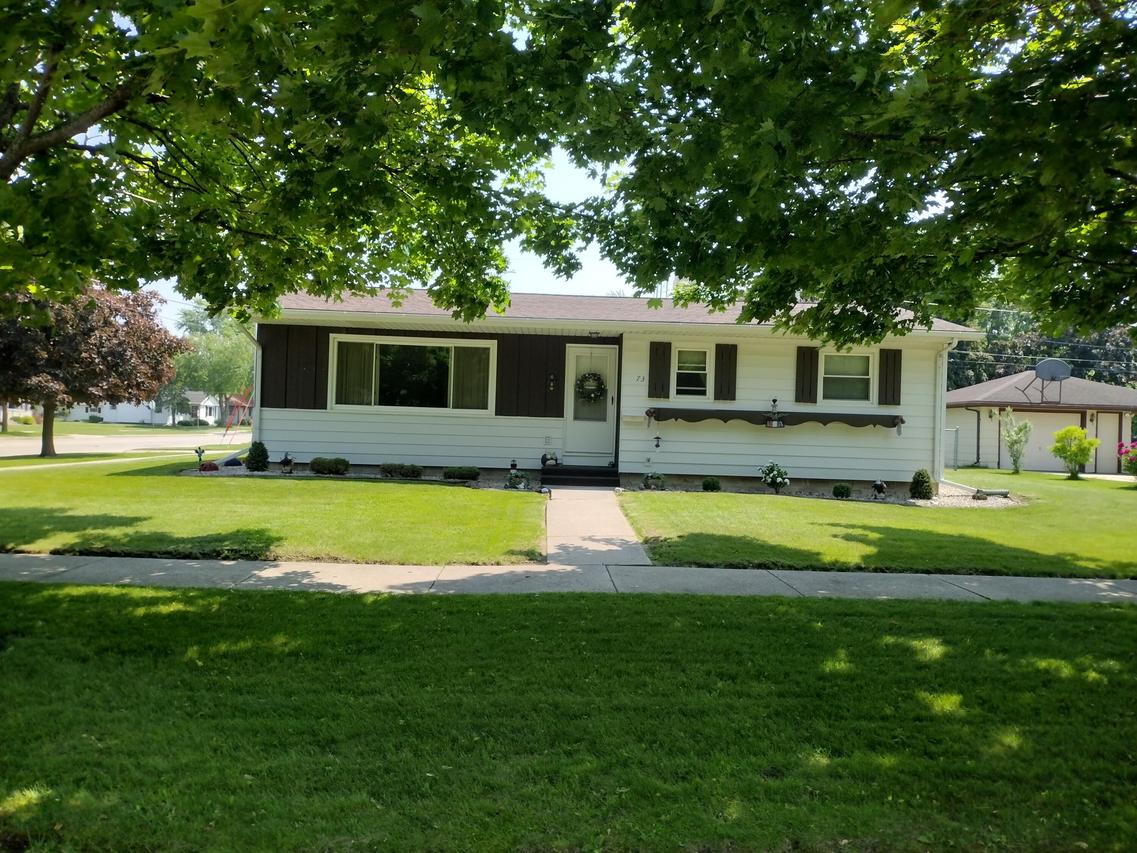 73 N St Josephs Ln, Fond Du Lac, WI 54935