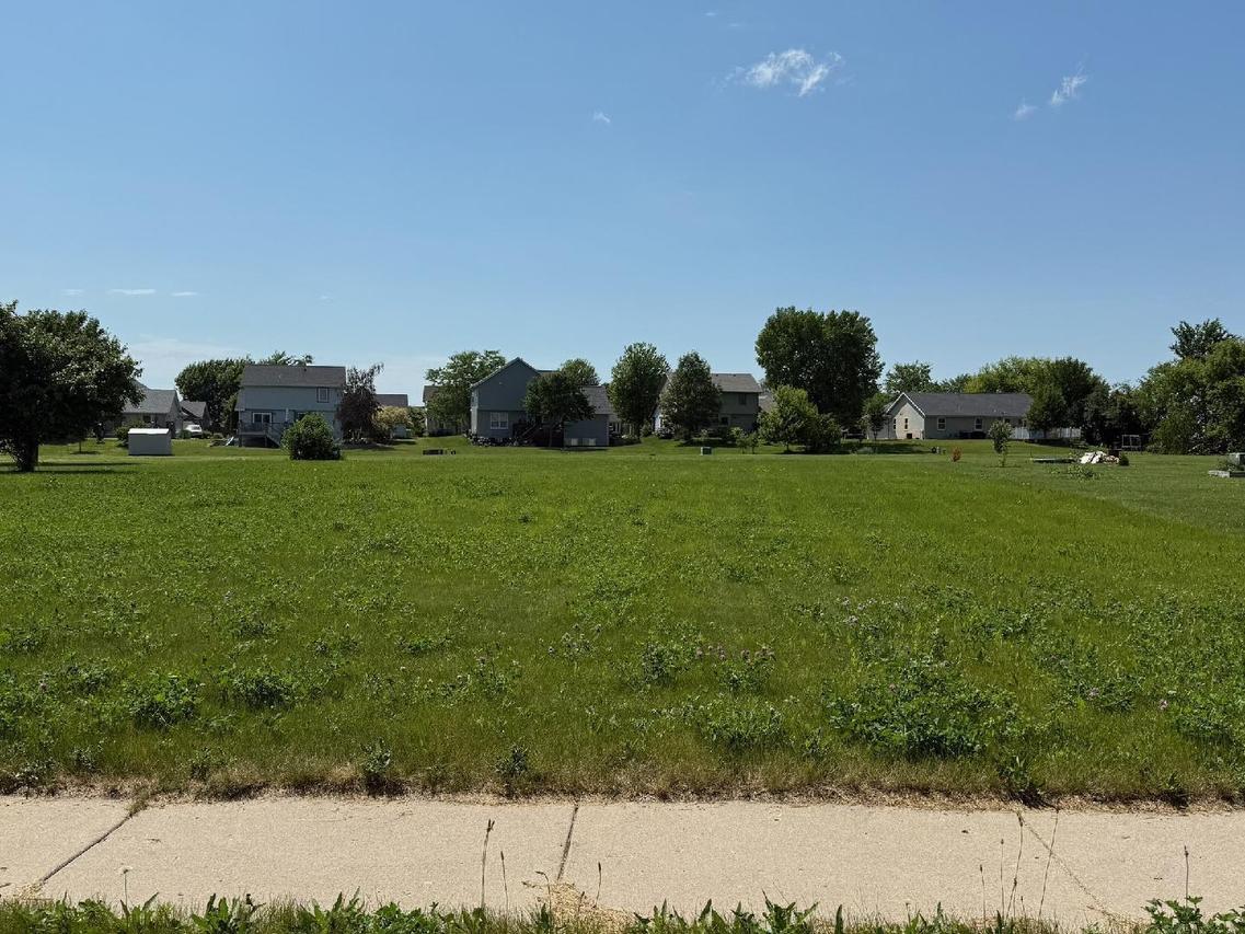 114 Autumn Dr, Delavan, WI 53115