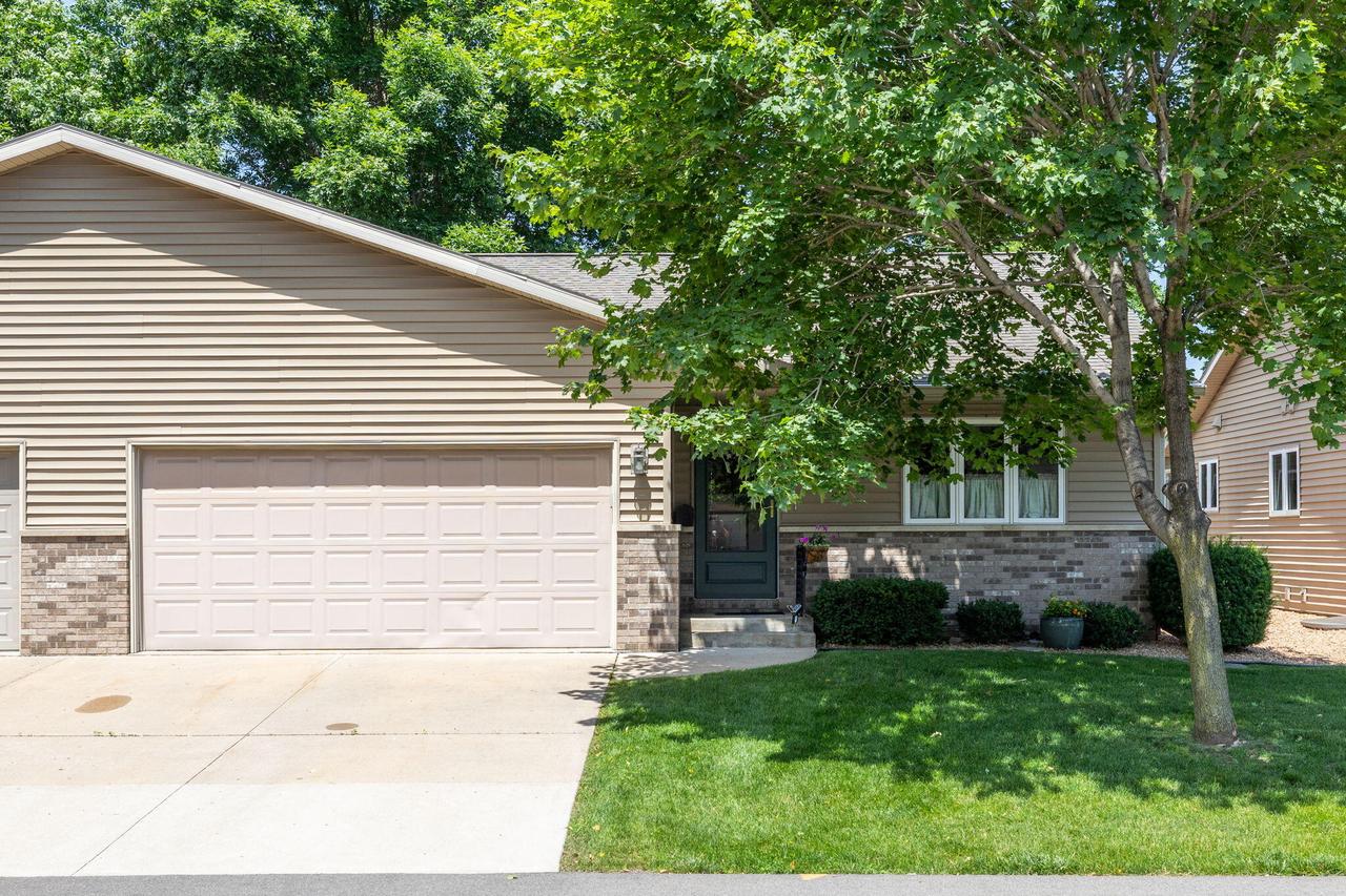 3313 Rosehill Pl, La Crosse, WI 54601