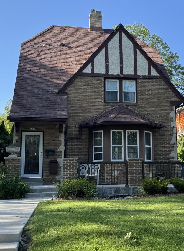 638 E Lake View, Whitefish Bay, WI 53217