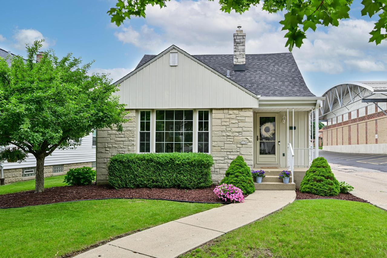 3159 S 40th St, Milwaukee, WI 53215