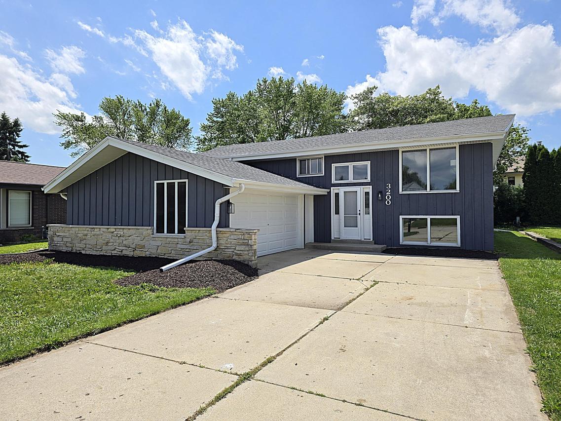 3200 15th Ave, South Milwaukee, WI 53172