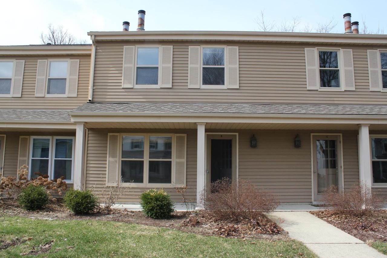 2013 Woodburn Rd #B, Waukesha, WI 53188