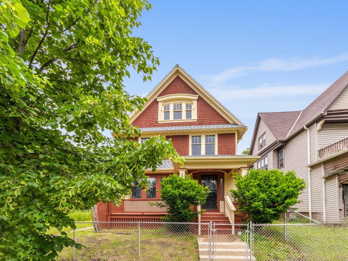 2647 N 21st St., Milwaukee, WI 53206