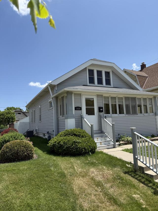 1926 S 58th St, West Allis, WI 53219