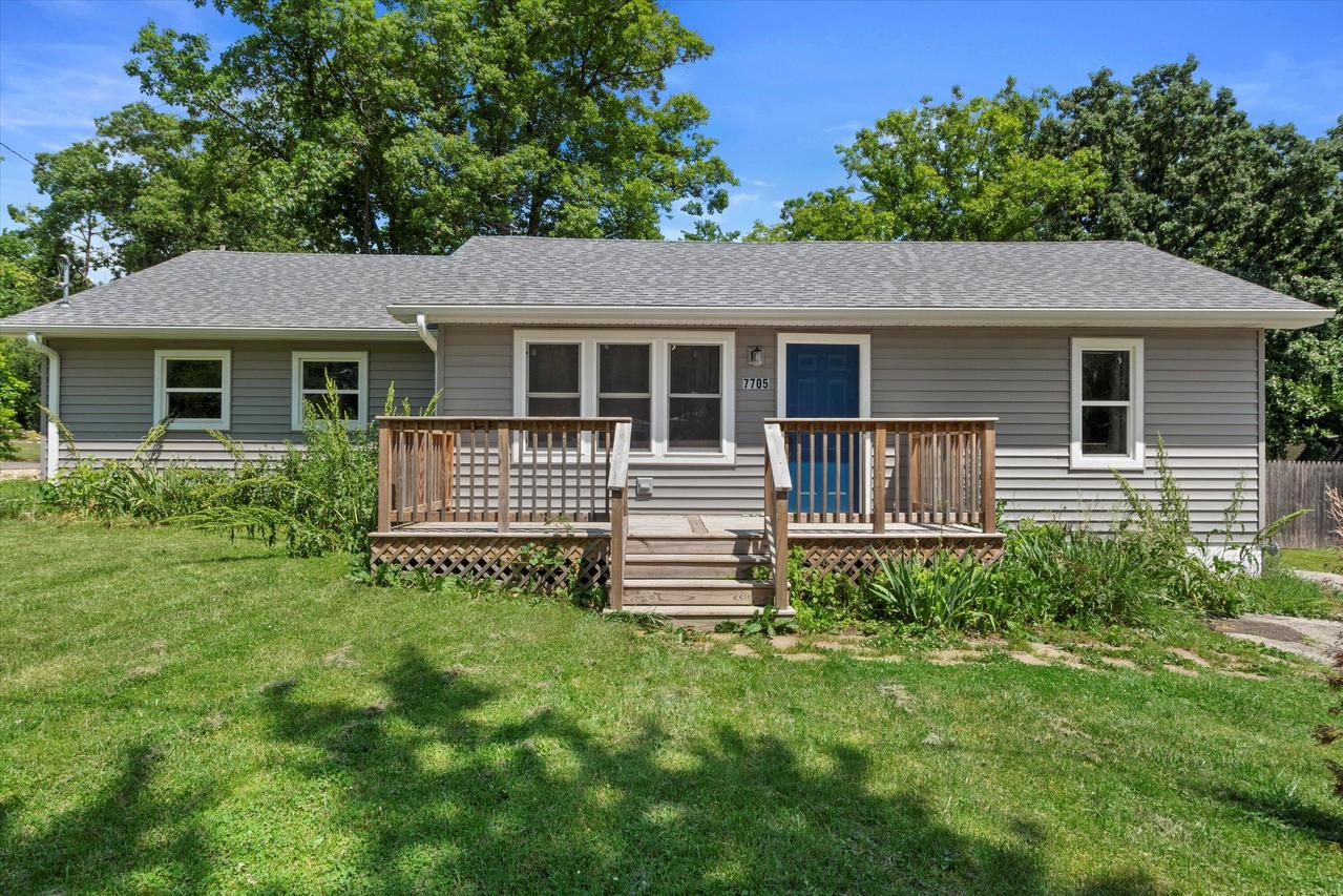 7705 241st Ave, Paddock Lake, WI 53168