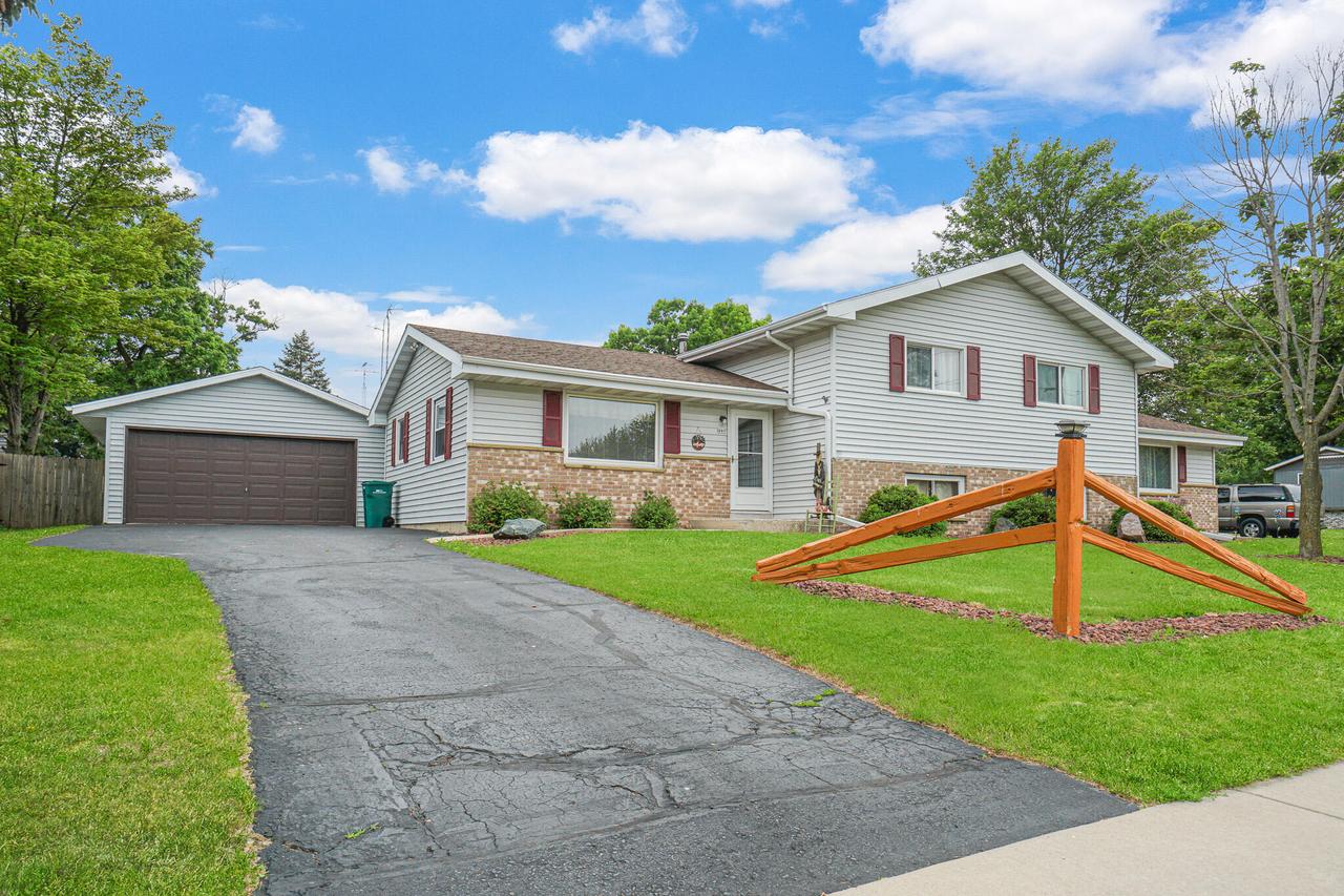 997 Third St #999, Lomira, WI 53048
