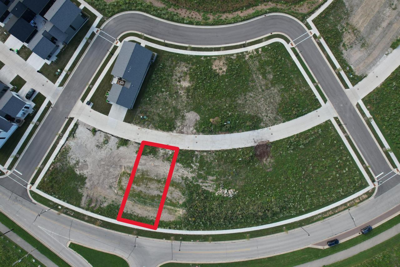 9475 E Lake Vista #4006, Oak Creek, WI 53154