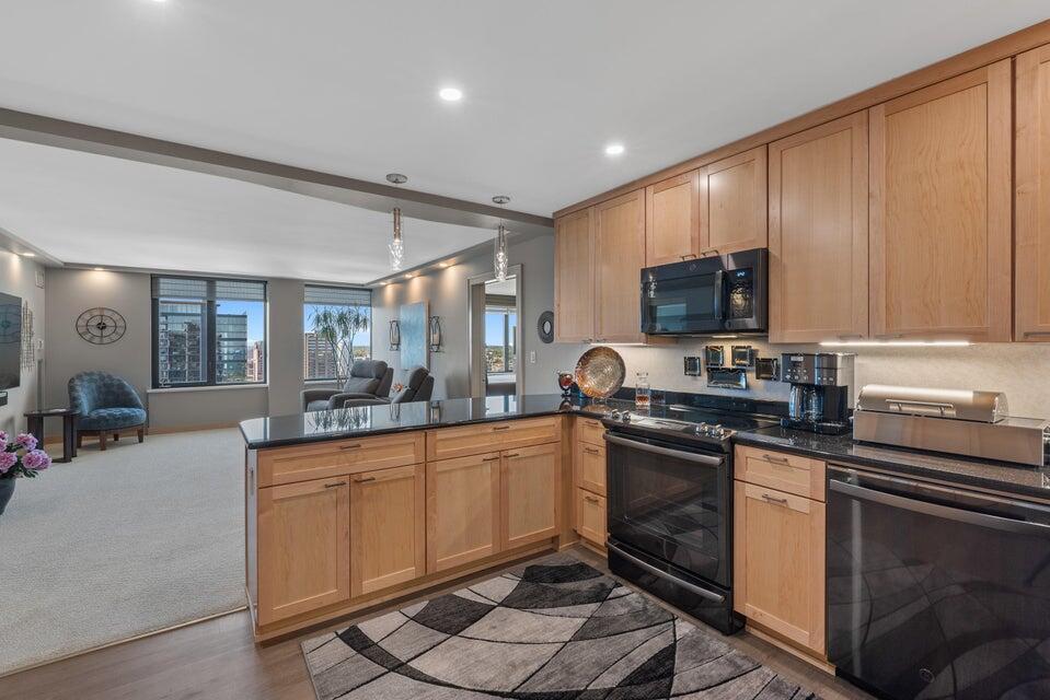 929 N Astor St #2405, Milwaukee, WI 53202