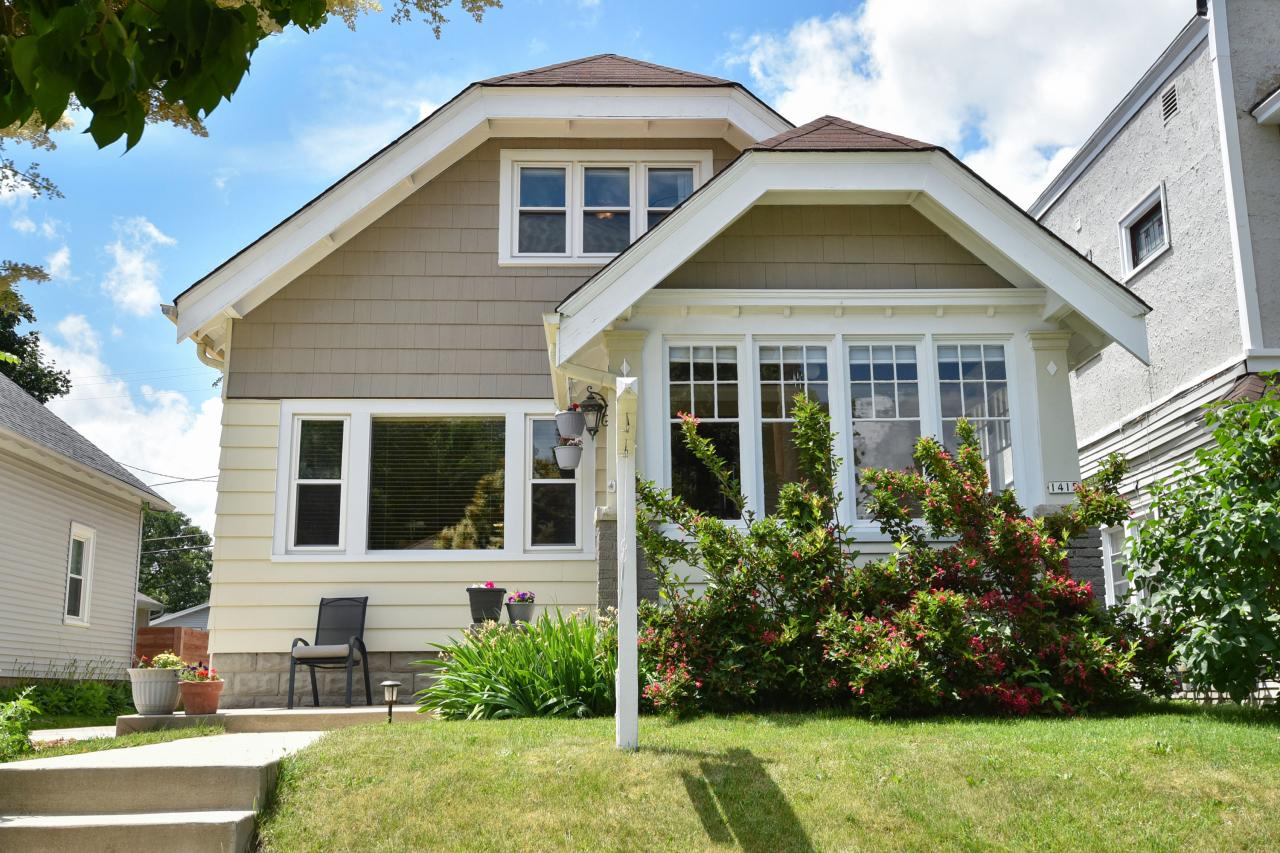 1415 N 68th St, Wauwatosa, WI 53213