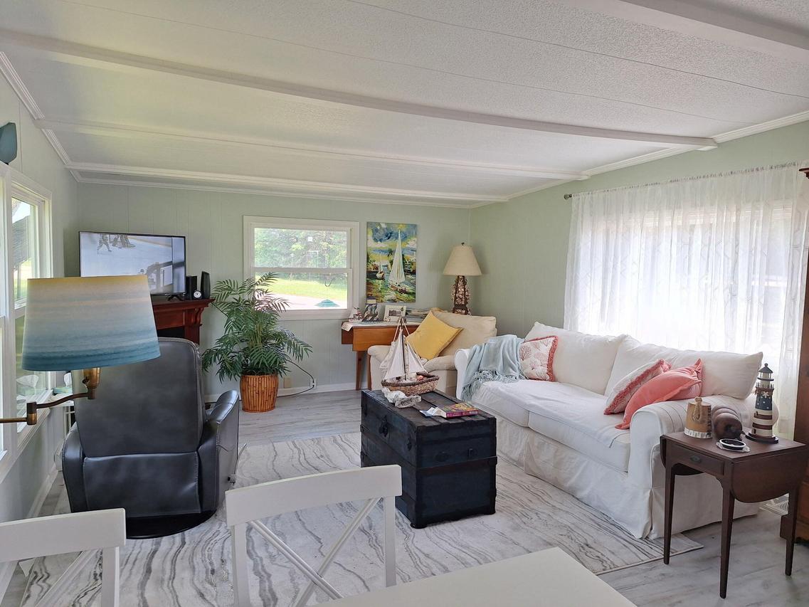 1412 Park St #13, Lyons, WI 53105