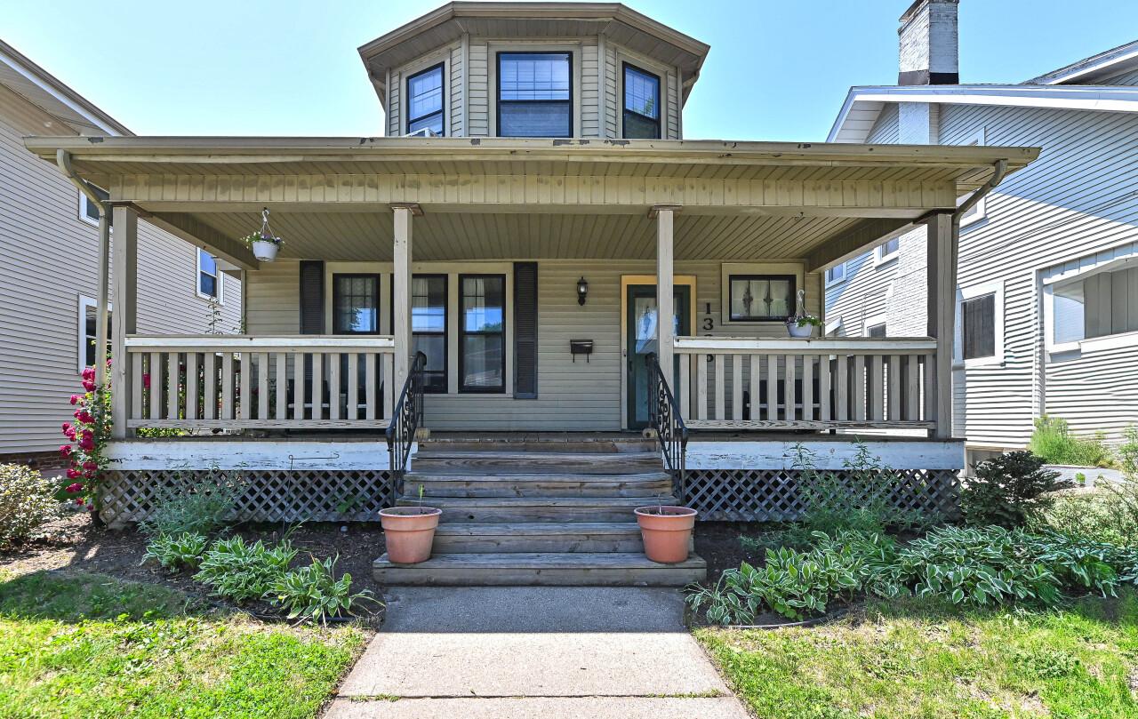 1336 Deane Blvd, Racine, WI 53405