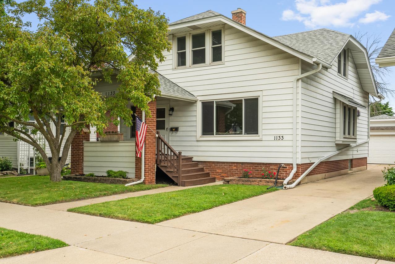 1133 Arthur Ave, Racine, WI 53405