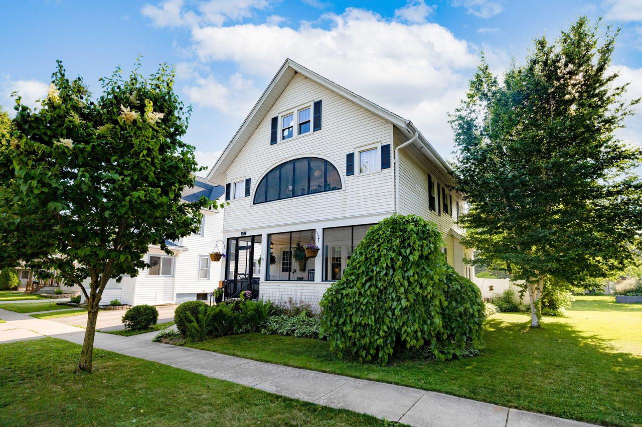 622 Grant St, Fort Atkinson, WI 53538