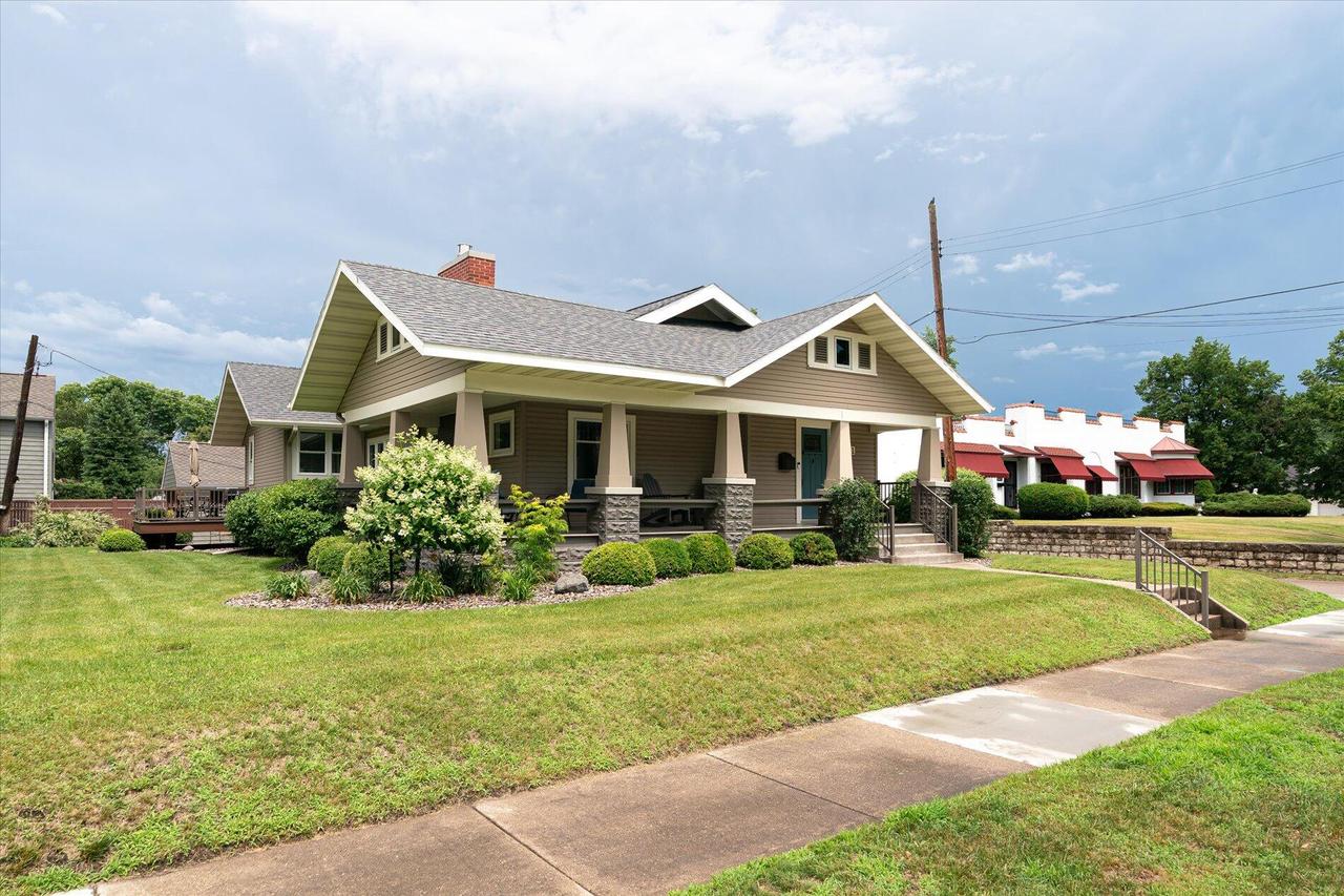 2411 State St, La Crosse, WI 54601