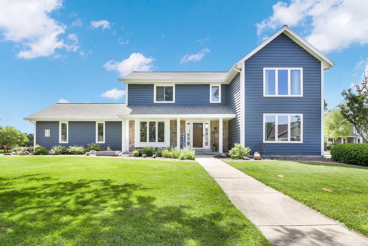 W173N4845 Crabapple Ct, Menomonee Falls, WI 53051