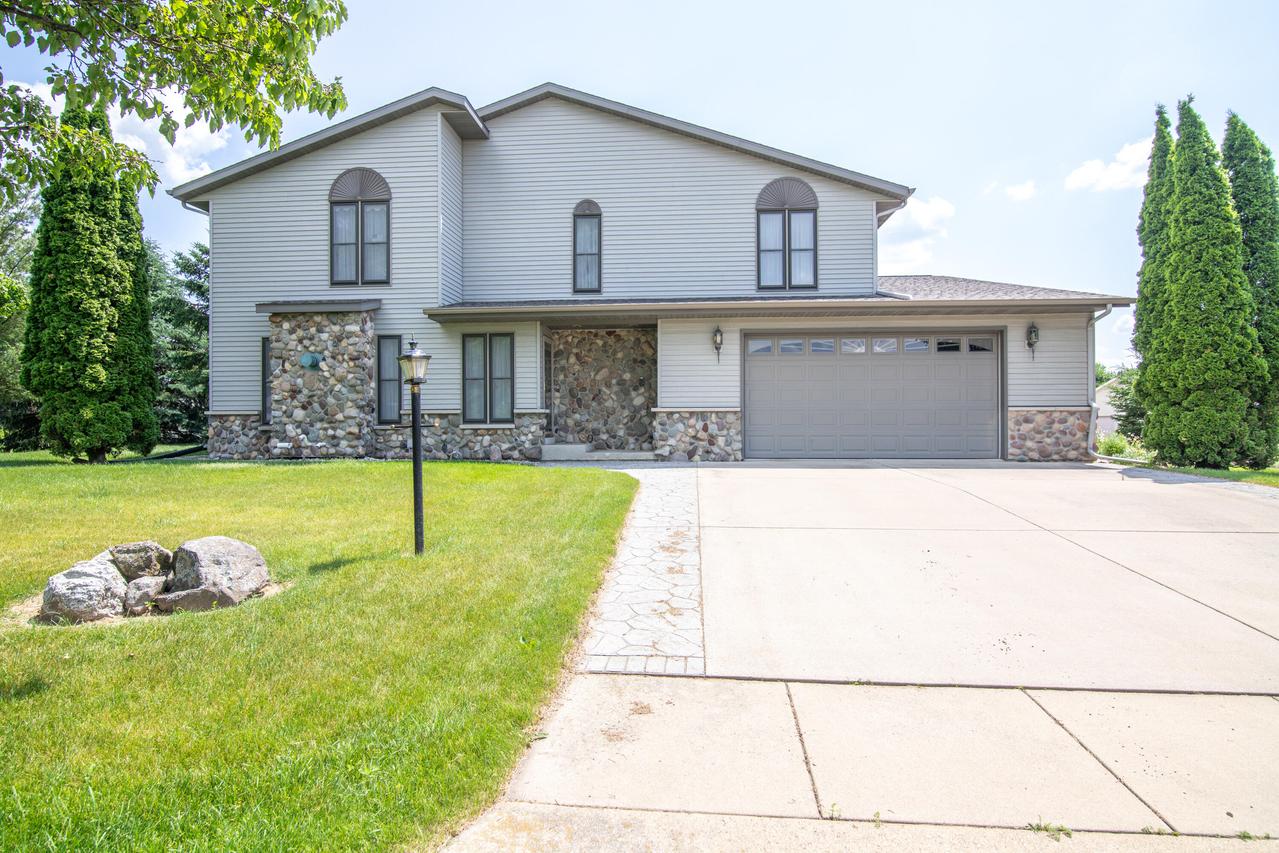 707 N Votech Dr #709, Watertown, WI 53098