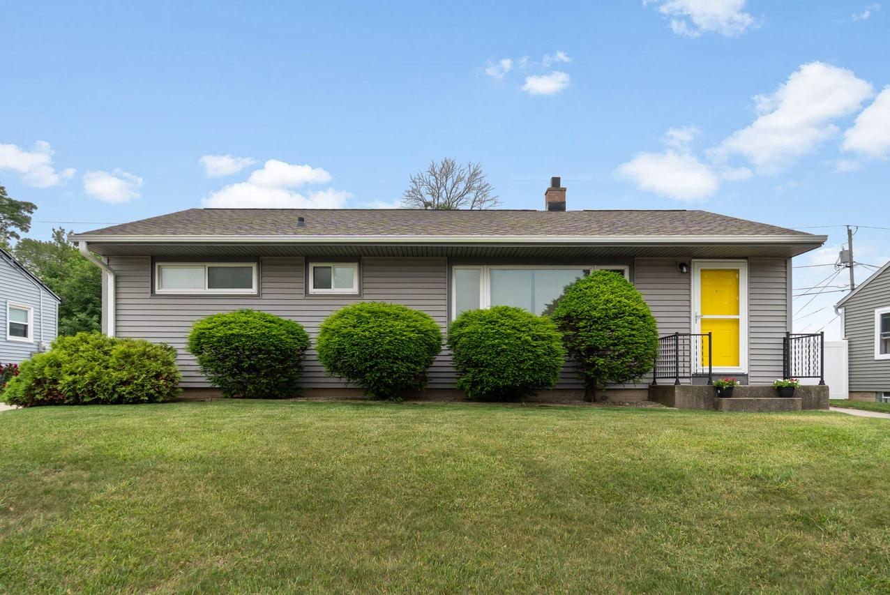 1325 Blake Ave, South Milwaukee, WI 53172