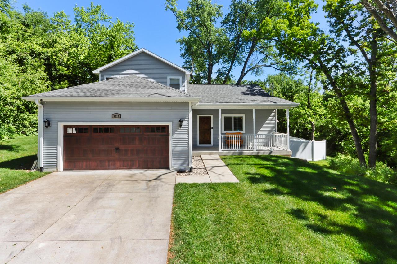 W3778 Beaver Dr, Geneva, WI 53147