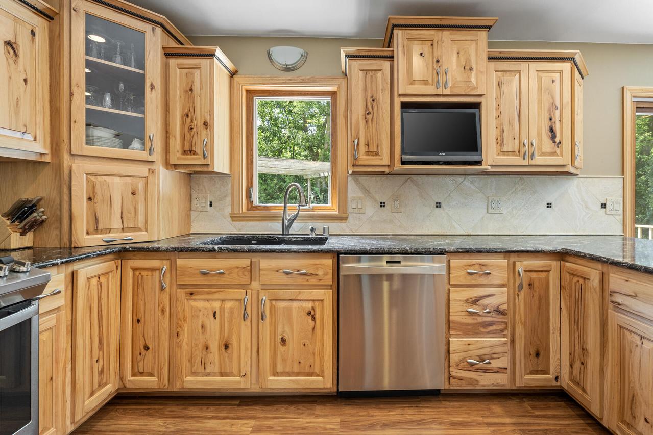 571 S Ridge Ct, Richfield, WI 53017