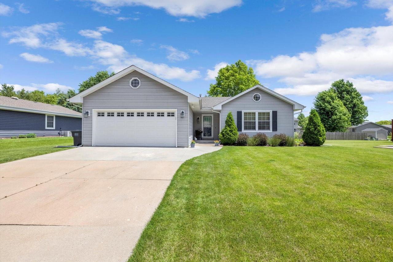 403 Poplar Grove, Waterford, WI 53185