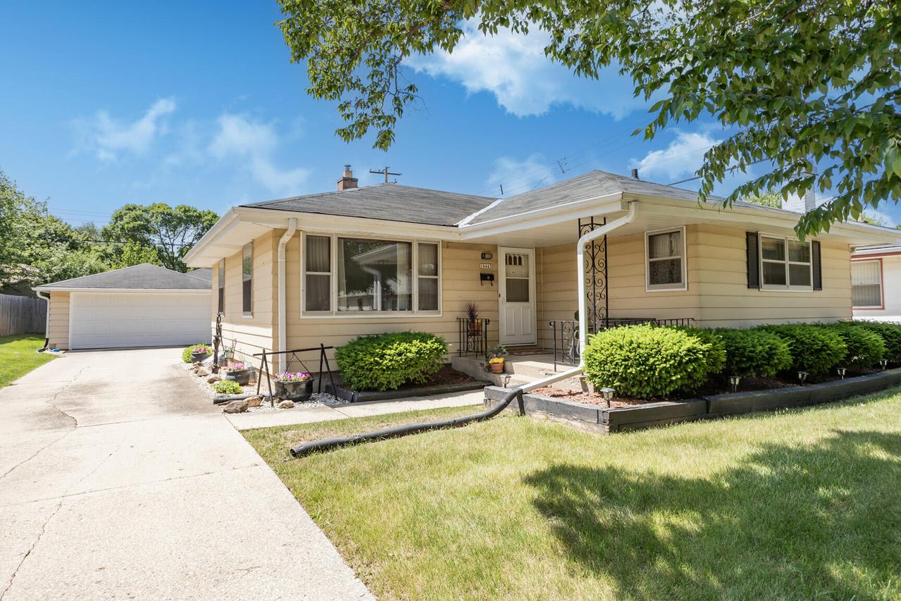 10443 W Lawn Ave, Milwaukee, WI 53225