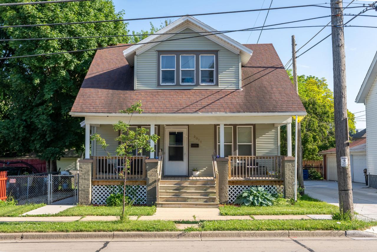 3011 16th St, Racine, WI 53405