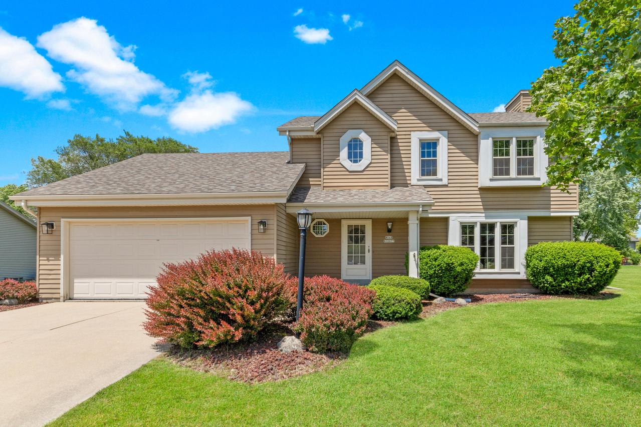 W169N10675 Juniper Dr, Germantown, WI 53022