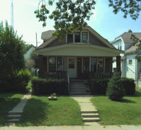 3157 S 8th St, Milwaukee, WI 53215