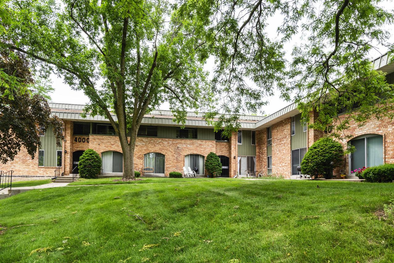 4000 W Rivers Edge Cir #22, Brown Deer, WI 53209