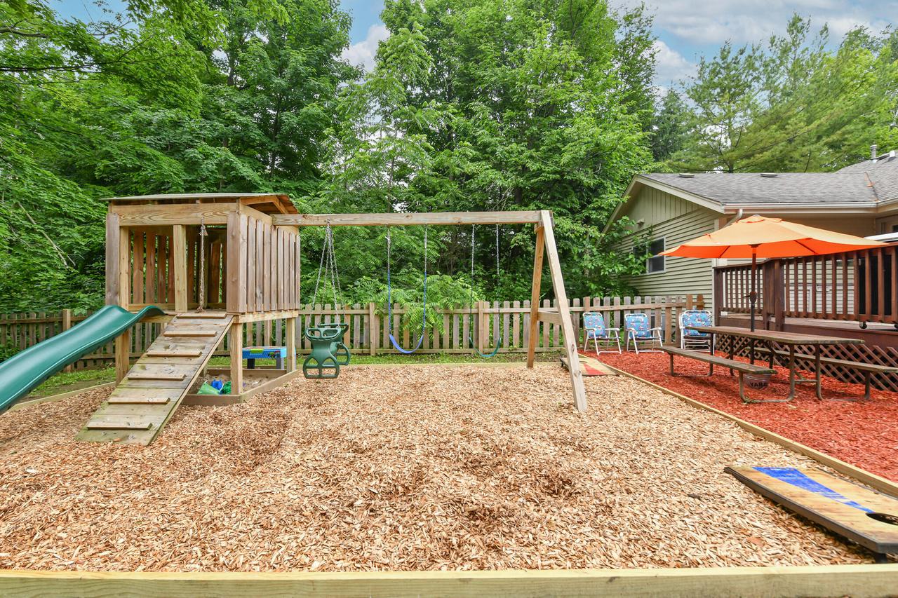 N132W18201 Rockfield Rd, Germantown, WI 53022