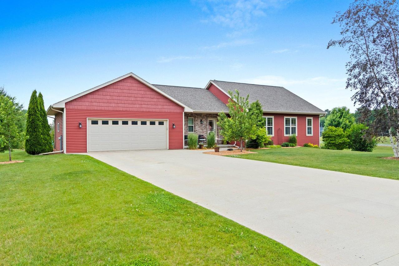 18516 Freedom Ct, Mishicot, WI 54228