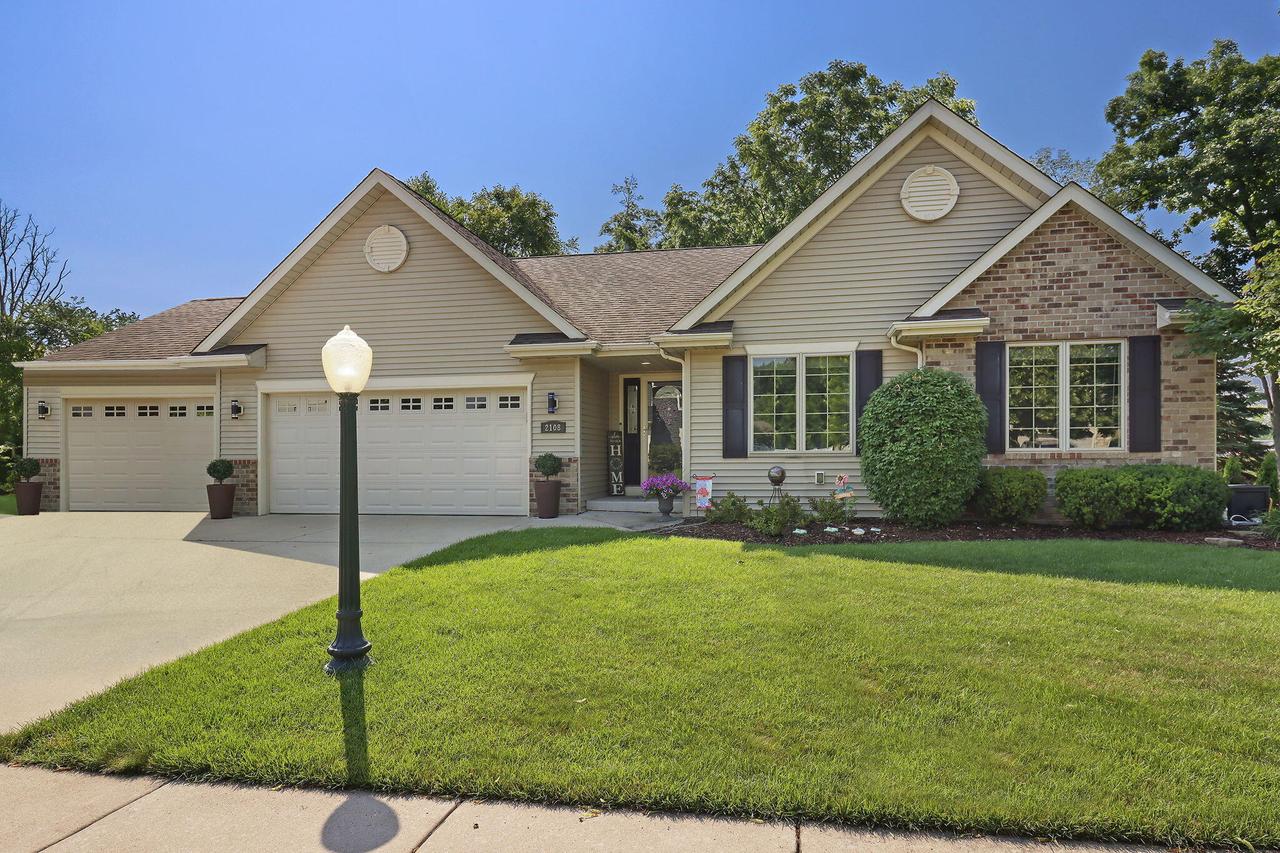 2108 Ravenswood Rd, Burlington, WI 53105