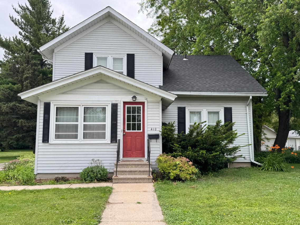 410 W Court St, Elkhorn, WI 53121