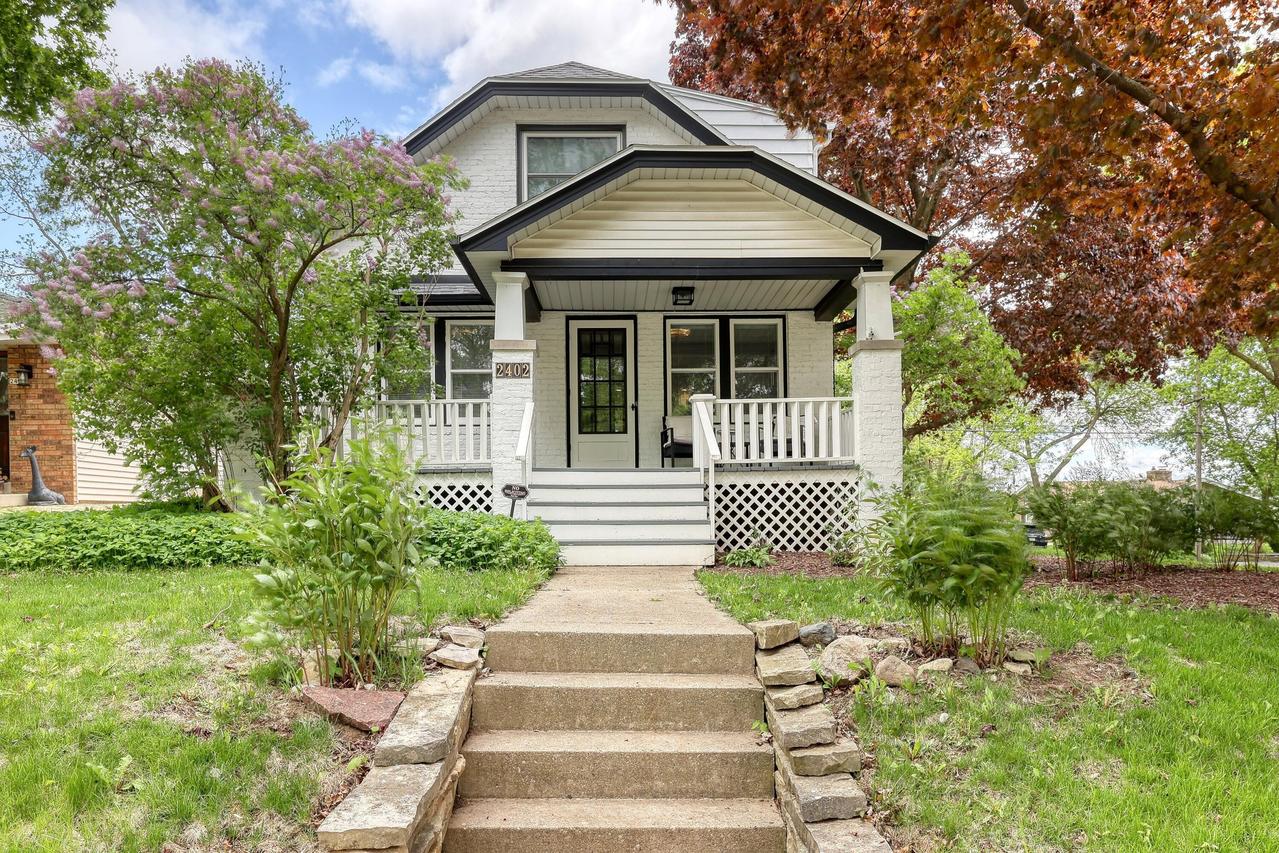 2402 N 114th St, Wauwatosa, WI 53226