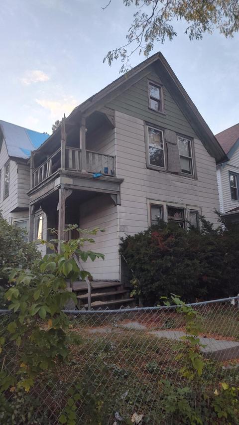 2851 N 6th St, Milwaukee, WI 53212