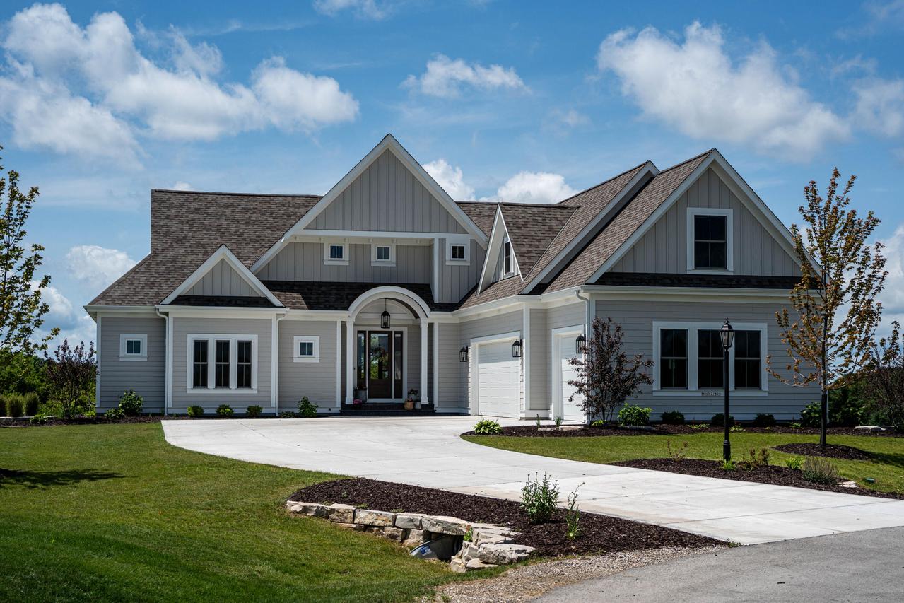 N59W27425 Autumn Ct, Lisbon, WI 53089